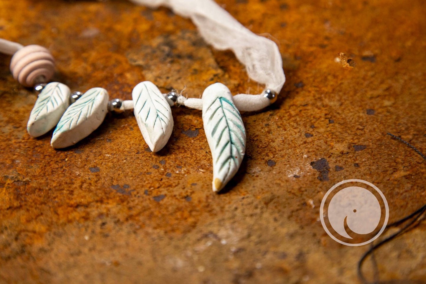 White Raven - ketting